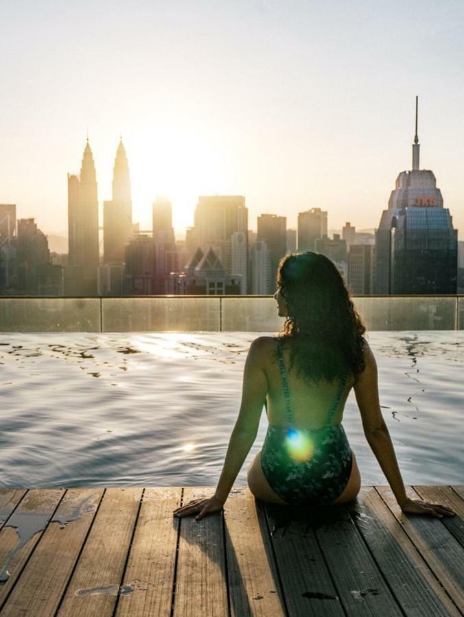 Klcc Inifinity Pool - The Regalia Residences & Suites By Kl Minsu Kuala Lumpur Bagian luar foto
