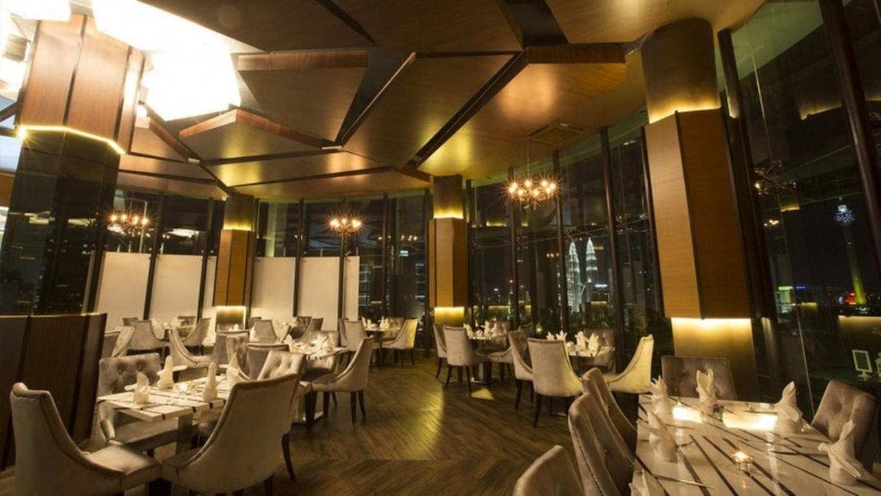 Klcc Inifinity Pool - The Regalia Residences & Suites By Kl Minsu Kuala Lumpur Bagian luar foto