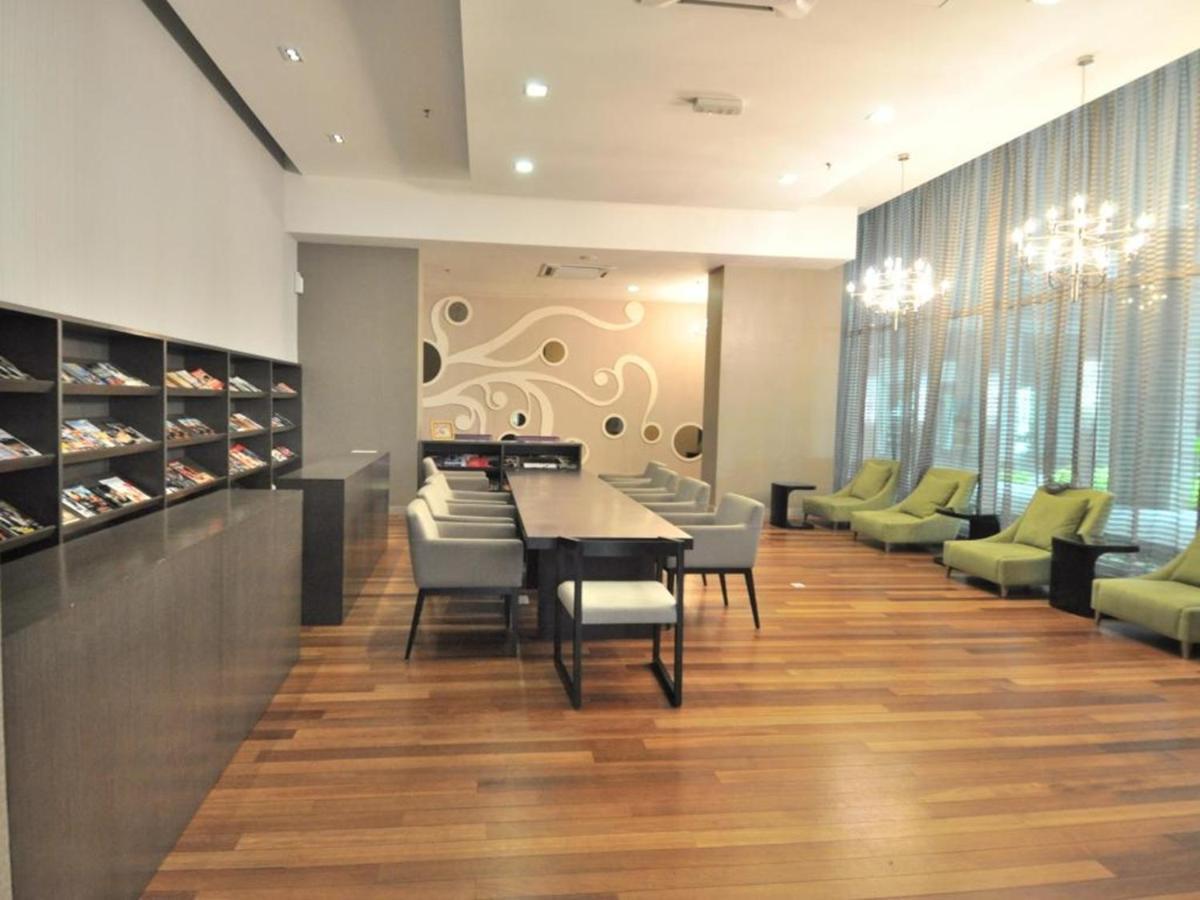 Klcc Inifinity Pool - The Regalia Residences & Suites By Kl Minsu Kuala Lumpur Bagian luar foto