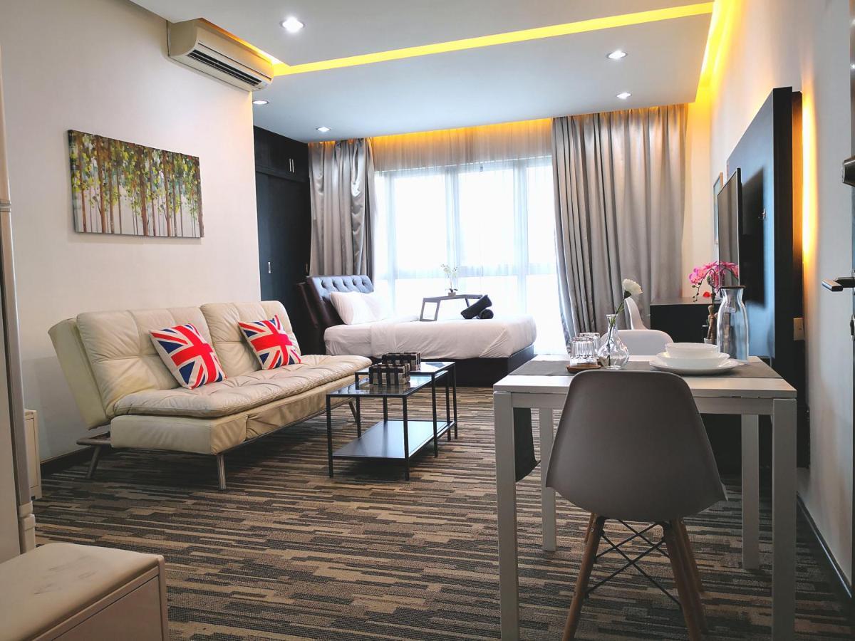 Klcc Inifinity Pool - The Regalia Residences & Suites By Kl Minsu Kuala Lumpur Bagian luar foto